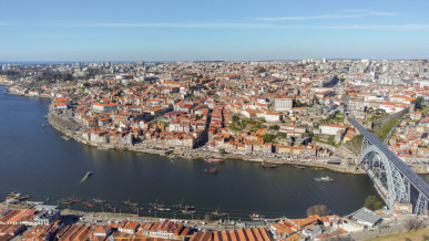 2 bedroom flat with excellent sun exposure and garage, in Matosinhos Sul, Property for sale in Matosinhos e Leça da Palmeira, Matosinhos, DL36976