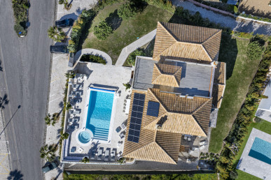 6+1 bedroom villa in Soltróia, next to the beach, with swimming pool, Property for sale in DL36879