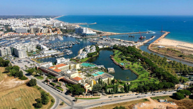 Exceptional Luxurious 2-Bed Apartment Overlooking Vilamoura Marina - 200m From The Beach, Property for sale in Vilamoura, Albufeira, PP175170