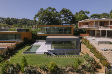 4 bedroom villa in Cascais with swimming pool and premium finishes, Property for sale in Alcabideche, Cascais, DL36907