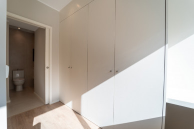 Renovated 2 Bedroom Apartment with Garage next to Boavista, Property for sale in DL37146