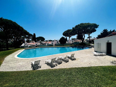 Traditional Single Storey 3-Bedroom Townhouse In Vilamoura, Property for sale in Vilamoura, Albufeira, PP173066