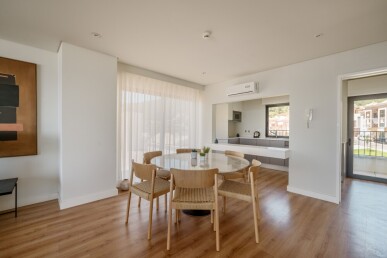 2 bedroom Property in Sesimbra, Property for sale in JL-96380