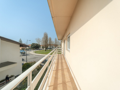 3 bedroom villa with garden in Praça do Império, Foz, Property for sale in DL37217