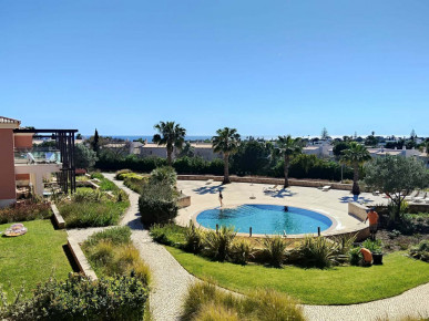 Superb 2 Bed Townhouse With Sea and Pool Views On 5 Star Resort, Property for sale in Lagoa e Carvoeiro, Lagoa, PP176322