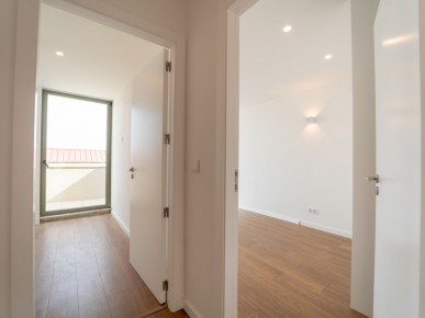 3 bedroom penthouse with terrace and garage, in Porto, Property for sale in DL37218