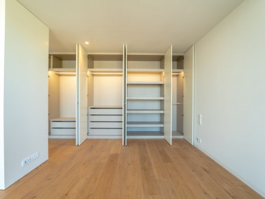 3 bedroom flat with River and Sea View, in Panorama Douro Residence, Property for sale in DL36998