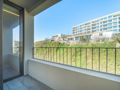 3 bedroom flat with River and Sea View, in Panorama Douro Residence, Property for sale in DL36998