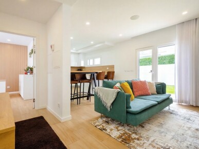 3 bedroom Property in Seixal, Property for sale in JL-96480