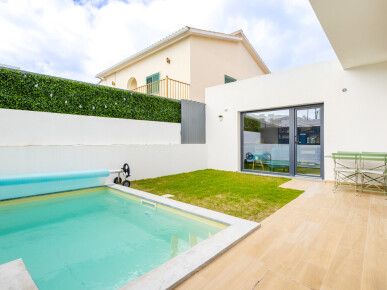 3 bedroom Property in Seixal, Property for sale in JL-96480