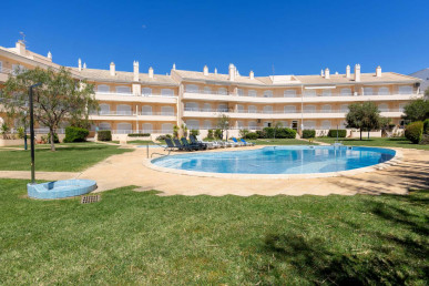 Charming Ground-Floor Apartment in Vilamoura, Property for sale in Vilamoura, Albufeira, PP176305