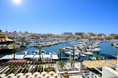 Frontline Vilamoura Marina Apartment Fully Renovated, Property for sale in Vilamoura, Albufeira, PP176330