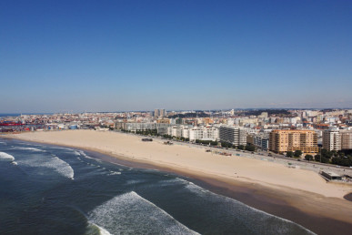 Store inserted in new development located in Matosinhos, Property for sale in DL21631