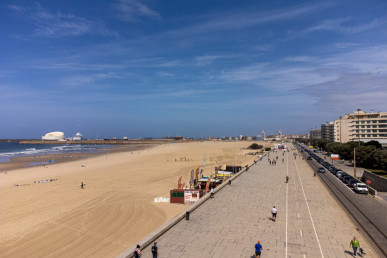 Store inserted in new development located in Matosinhos, Property for sale in DL21631