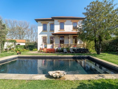5 Bedroom Mansion with Pool and Garden, in Miramar, Property for sale in Arcozelo, Vila Nova de Gaia, DL37098
