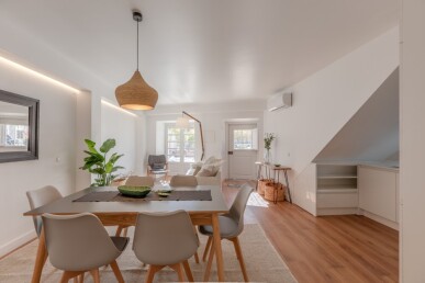 2 bedroom Property in Setúbal, Property for sale in JL-96582