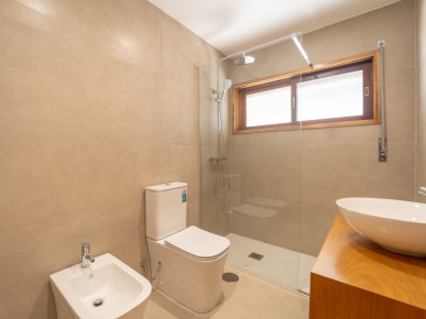 3 bedroom flat on Avenida da República, Property for sale in Mafamude e Vilar do Paraíso, Vila Nova de Gaia, DL37119