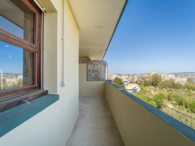 3 bedroom flat on Avenida da República, Property for sale in Mafamude e Vilar do Paraíso, Vila Nova de Gaia, DL37120