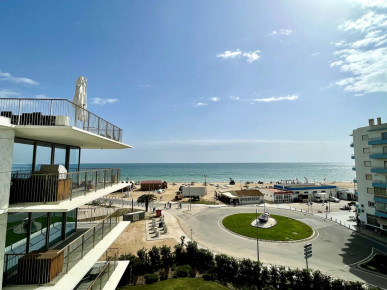 Luxury Two-Bedroom Apartment With Sea Views, Property for sale in PP176332