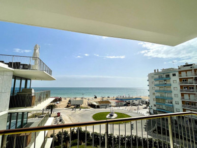 Luxury Two-Bedroom Apartment With Sea Views, Property for sale in PP176332