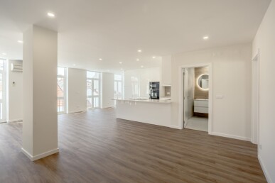 1 bedroom Property in Lisbon, Property for sale in Santo António, Lisbon, JL-96664