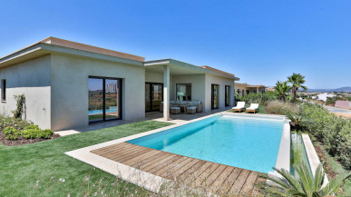 Stunning 3 Bedroom Waterfront Villa in Faro with Sweeping Water and City Views, Property for sale in Faro, Faro, PP176345