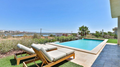 Stunning 3 Bedroom Waterfront Villa in Faro with Sweeping Water and City Views, Property for sale in Faro, Faro, PP176345