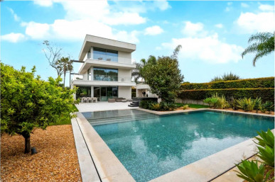New contemporary villa for sale in Vilamoura, Property for sale in Vilamoura, Albufeira, PP176348