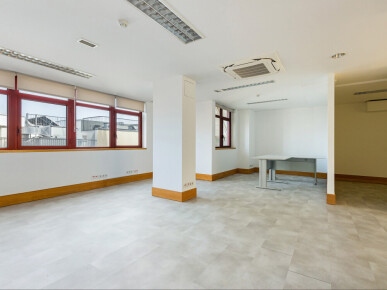 Office Space for Sale in Lisbon, Property for sale in Santo António, Lisbon, JL-96067