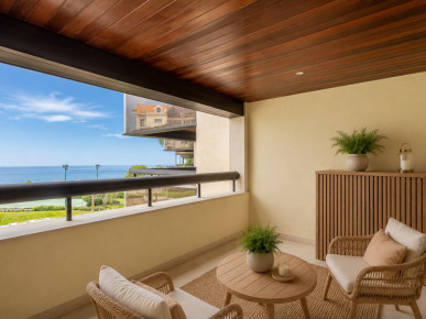 2 bedroom flat in front of the sea, in a private condominium, Cascais, Property for sale in Cascais e Estoril, Cascais, DL37224