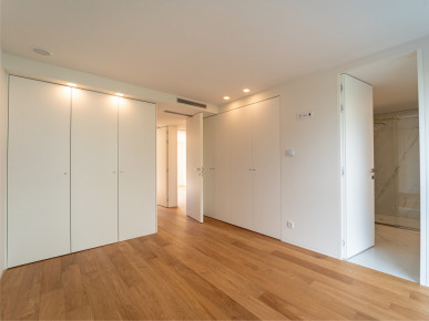 4 bedroom villa next to the City Park, Property for sale in Aldoar, Foz do Douro e Nevogilde, Porto, DL38126