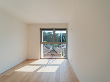 4 bedroom villa next to the City Park, Property for sale in Aldoar, Foz do Douro e Nevogilde, Porto, DL38126