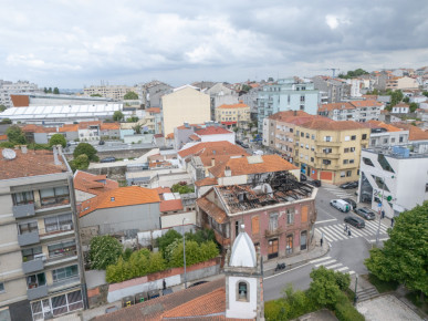 Building in the centre of Porto with a project for 20 units, Property for sale in Cedofeita, Santo Ildefonso, Sé, Miragaia, São Nicolau e Vitória, Porto, DL37221