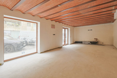 Store to sell - Antiga Fábrica do Prado building, Matosinhos, Property for sale in Matosinhos, Porto, DL38162