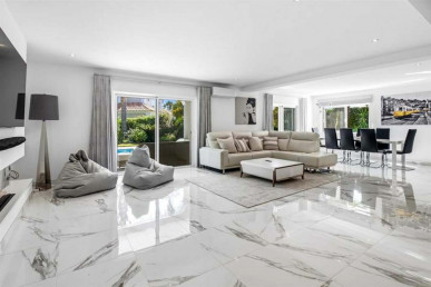 Vila Sol Fully Renovated Designer Villa with Heated Pool, Property for sale in Vilamoura, Albufeira, PP176324