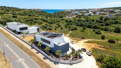 Contemporary Four-Bedroom Villa with Sea Views and Infinity Pool in Lagos, Property for sale in Lagos, Faro, PP176382
