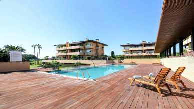 Renovated Three-Bedroom Apartment with Golf Views in Vilamoura, Property for sale in PP176386