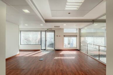 Commercial Property in Lisbon, Property for sale in JL-97442