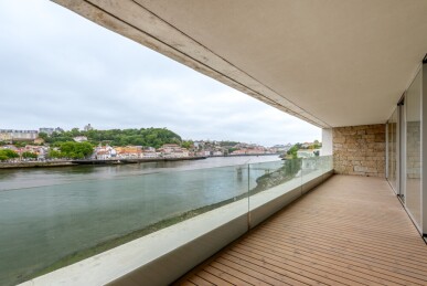 4 bedroom Property in Vila Nova de Gaia, Property for sale in Vila Nova de Gaia, Porto, JL-97550