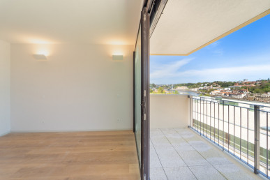 2 bedroom duplex apartment with river view in Vila Nova de Gaia, Property for sale in DL25603