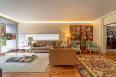 4 bedroom house located next to Parque da Cidade, close to Foz and the beach, Property for sale in Aldoar, Foz do Douro e Nevogilde, Porto, DL30526