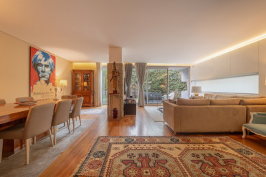 4 bedroom house located next to Parque da Cidade, close to Foz and the beach, Property for sale in Aldoar, Foz do Douro e Nevogilde, Porto, DL30526