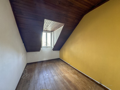 Centenary building in wholly owned property in Colares, Sintra, Property for sale in Colares, Sintra, DL31271