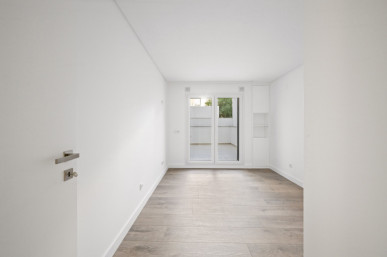 New 3 bedroom flat, with terrace and garage, in Almada, Property for sale in DL34085