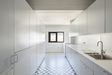 2 bedroom flat, with sea view, in Cascais and Estoril, Property for sale in Cascais e Estoril, Cascais, DL38283