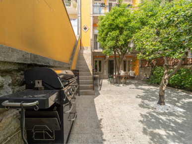 4 bedroom villa from the nineteenth century, with outdoor area, in Bonfim, Property for sale in Bonfim, Porto, DL37732