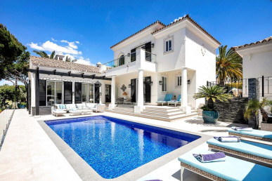 Elegant Golf Villa with Lake Views in Pinheiros Altos, Property for sale in Almancil, Loulé, PP176400