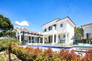 Elegant Golf Villa with Lake Views in Pinheiros Altos, Property for sale in Almancil, Loulé, PP176400