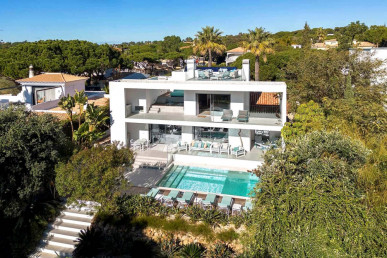 Contemporary Villa with Direct Access to Salinas Country Club, Property for sale in Almancil, Loulé, PP176401