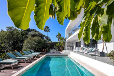 Contemporary Villa with Direct Access to Salinas Country Club, Property for sale in Almancil, Loulé, PP176401